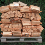 Trockenes Eschen-Kaminholz – 8-kg-Säcke – hohe Heizleistung